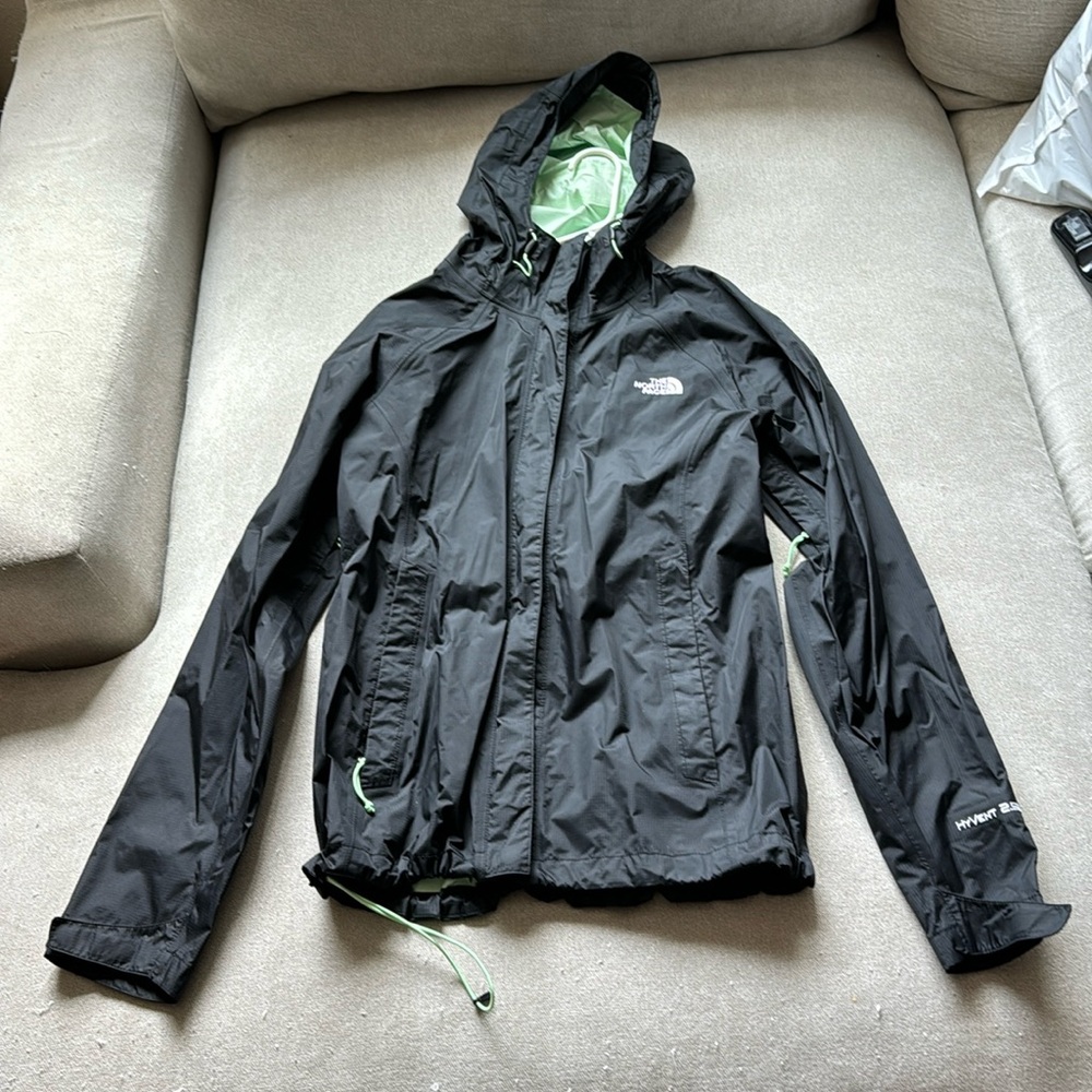 *SOLD* North Face Hyvent 2.5 Rain Jacket